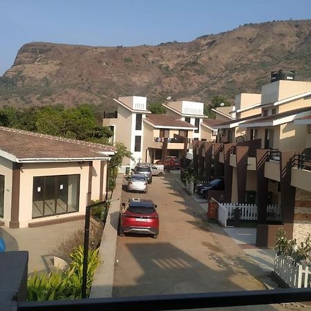 Villa At Lonavala - Saga Montana Eksteriør billede