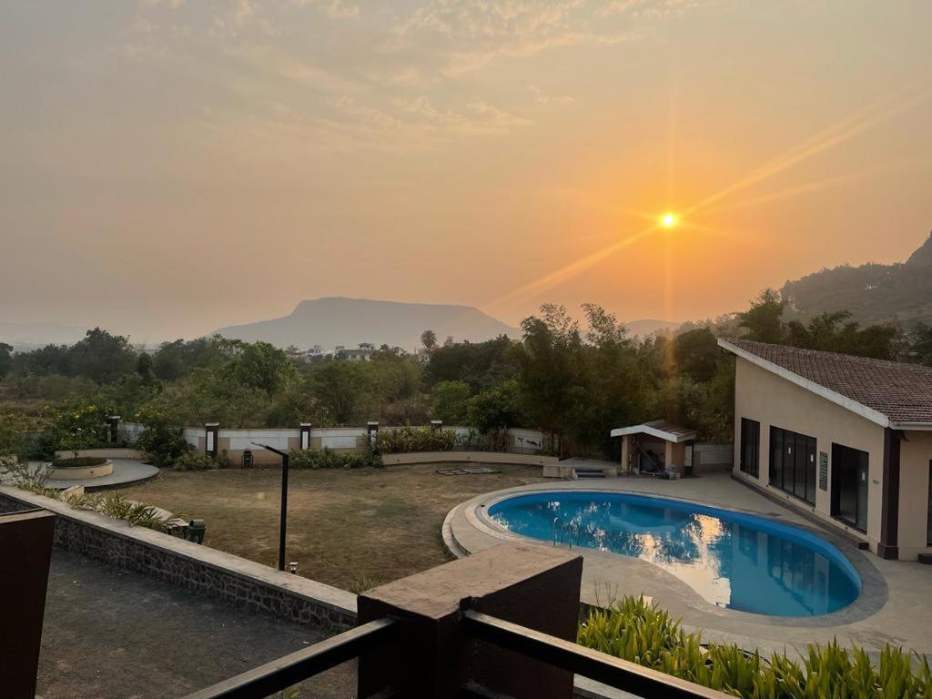 Villa At Lonavala - Saga Montana Eksteriør billede