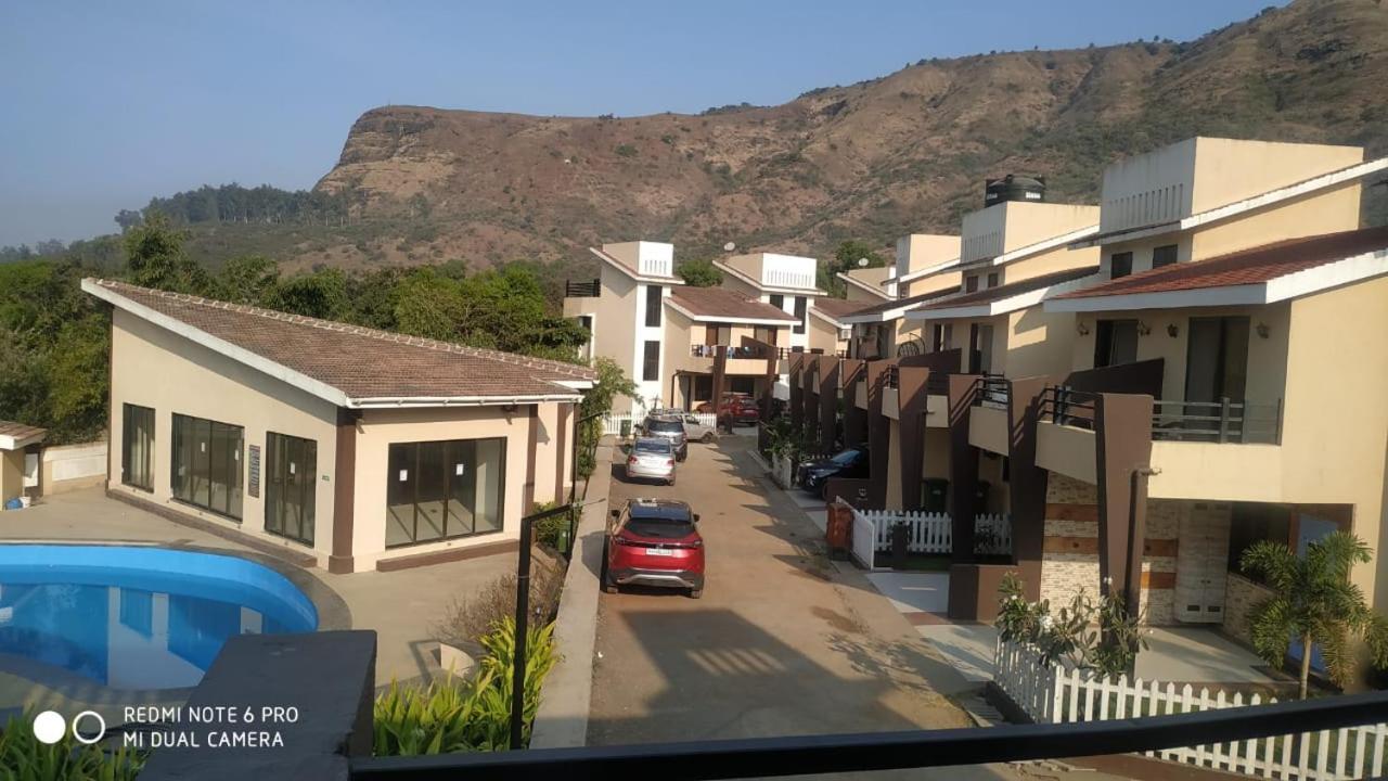 Villa At Lonavala - Saga Montana Eksteriør billede